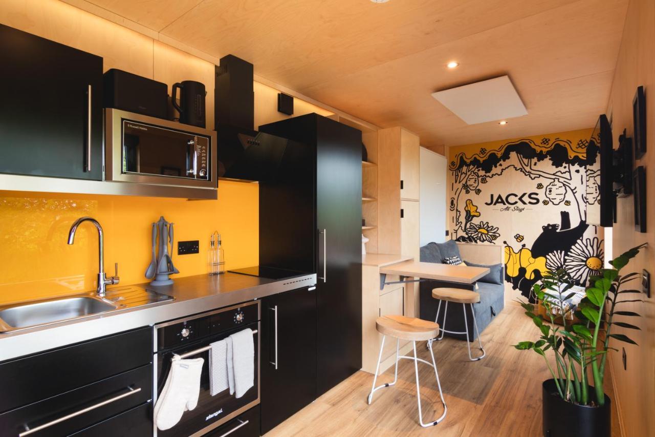 The Hive - Unique Hot Tub Cabin In Millport Exteriör bild
