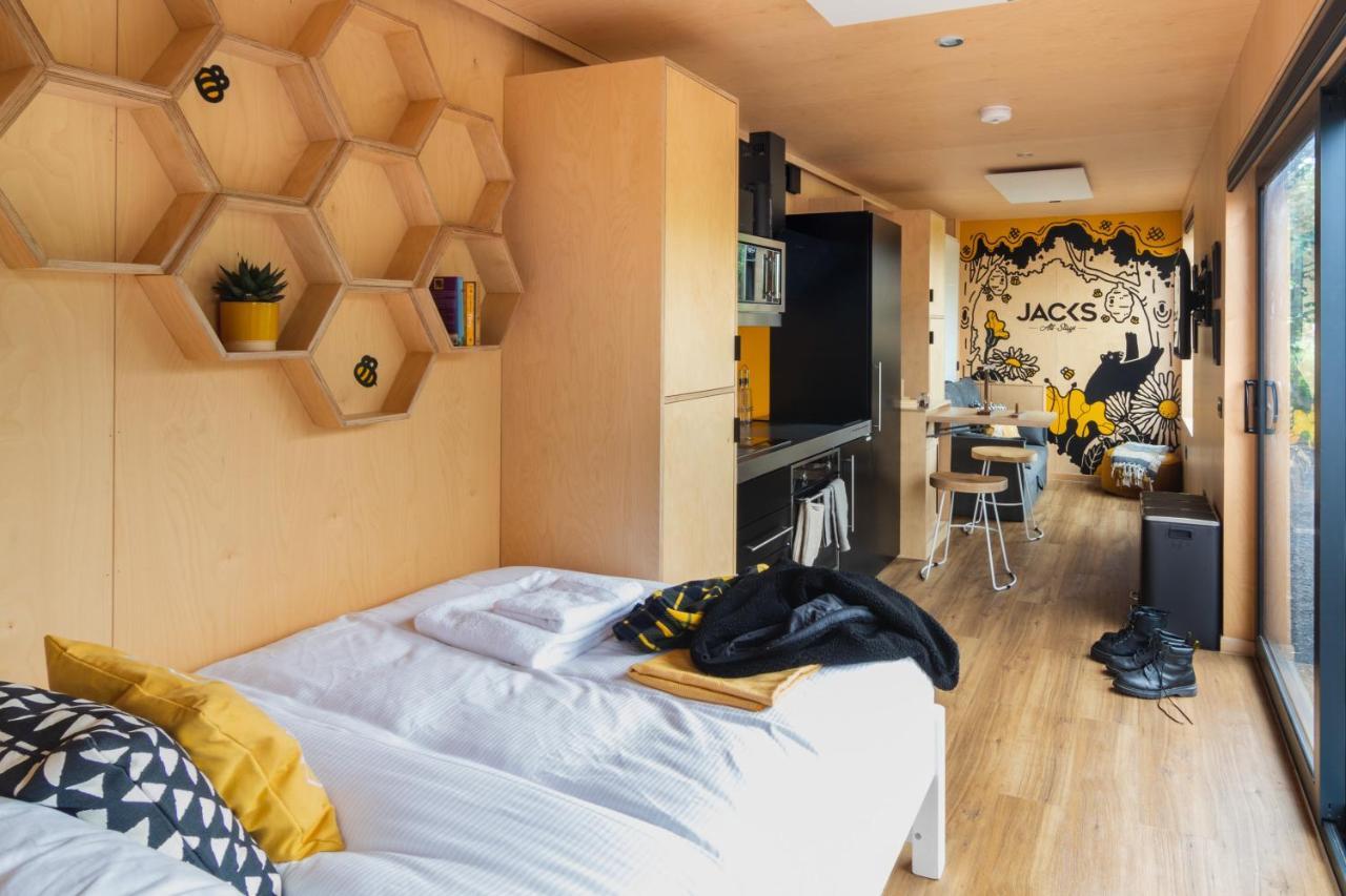 The Hive - Unique Hot Tub Cabin In Millport Exteriör bild